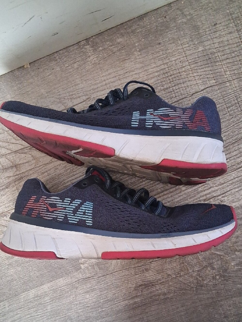 Hoka One One Cavu Womens Size 7 Sneakers blue/pink - Picture 12 of 13